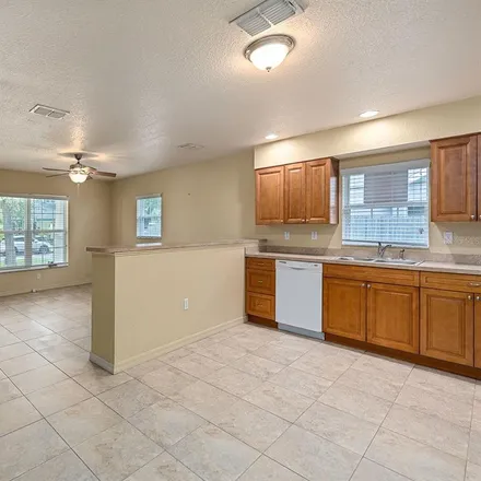 Image 3 - 1023 19th Avenue North, Saint Petersburg, FL 33704, USA - House for sale