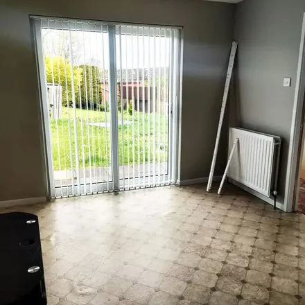 Rent this 3 bed apartment on Glenville Parade in Newtownabbey, BT37 0GA