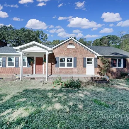 Buy this 3 bed house on 4436 Hobbs Hill Drive in Charlotte, NC 28215