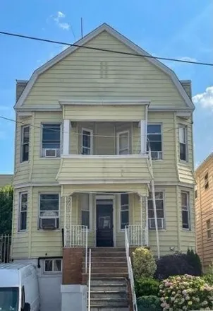 Rent this studio house on 78 West 17th Street in Port Johnson, Bayonne
