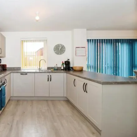 Image 3 - 16 Normead Drive, Yate Rocks, BS37 7FT, United Kingdom - House for sale