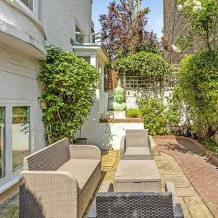 Buy this 1 bed house on 76 Cathcart Road in London, SW10 9DL