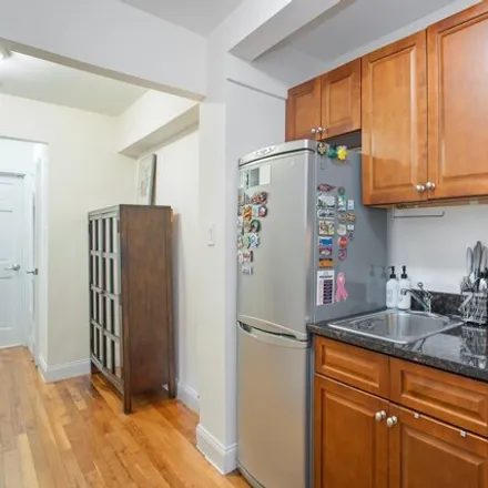 Image 2 - 84-50 169th St Unit 410, New York, 11432 - Apartment for sale