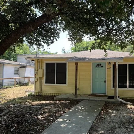 Rent this 3 bed house on 610 Williams Street in Seguin, TX 78155