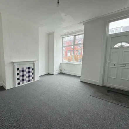 Rent this 2 bed townhouse on Conway Grove in Leeds, West Yorkshire