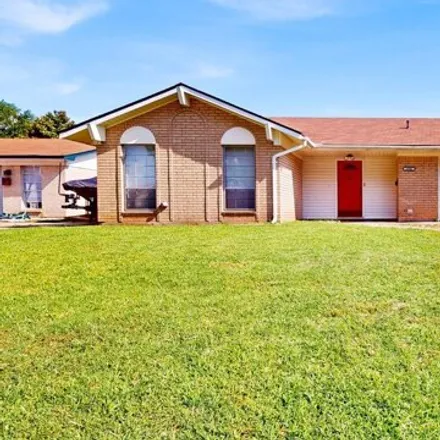 Buy this 4 bed house on Holiday Place in Bellaire, Bossier City