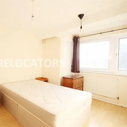 Image 3 - Loweswater House, Southern Grove, Bow Common, London, E3 4QG, United Kingdom - Apartment for rent