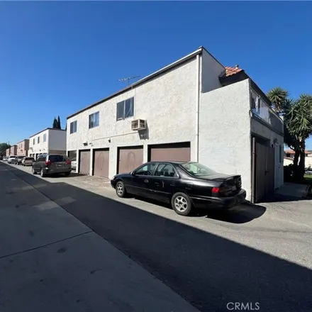 Image 4 - 2097 North Highland Street, Orange, CA 92865, USA - House for sale