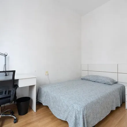 Rent this 5 bed apartment on Calle Notario Mas in 12001 Castelló de la Plana, Spain