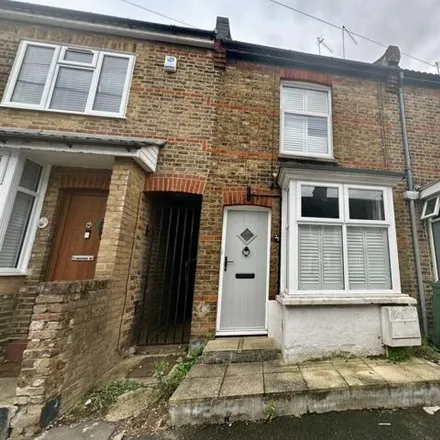 Buy this 2 bed house on York Road in Watford, WD18 0BE