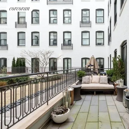 Rent this 1 bed condo on 225 5th Avenue in New York, NY 10010