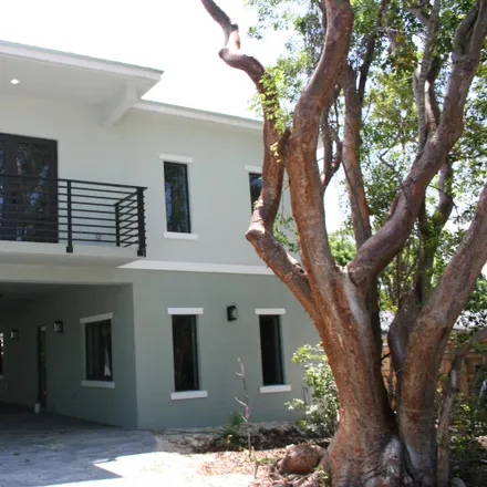 Buy this 5 bed house on 97999 Overseas Highway in Rock Harbor, Key Largo