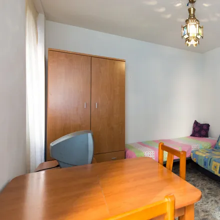 Rent this studio apartment on La Goma in Calle Gracia, 40
