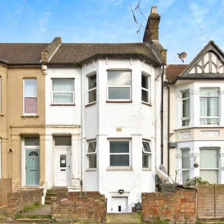 Buy this 1 bed apartment on Southchurch Avenue in Southend-on-Sea, SS1 2RG