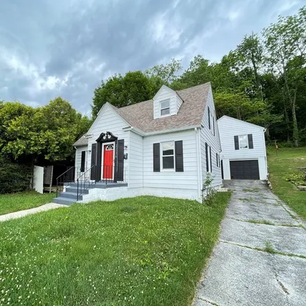 Image 2 - 1216 Augusta Street, Bluefield, WV 24701, USA - House for sale