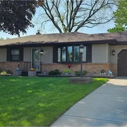 Buy this 4 bed house on 2128 Maple Lane in Maplewood, MN 55109