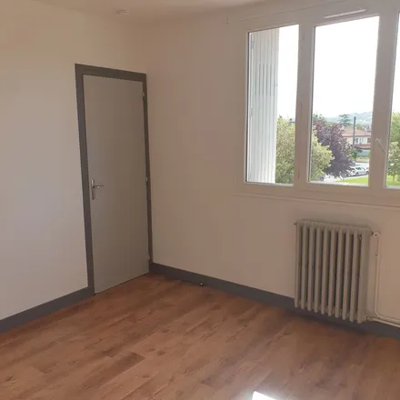 Rent this 4 bed apartment on 19 Rue de la République in 82200 Moissac, France