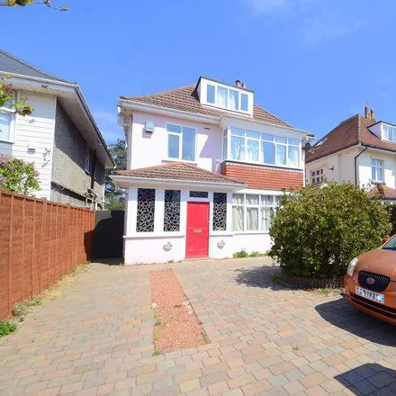 Rent this 1 bed room on 6 Hayes Avenue in Bournemouth, BH7 7AD