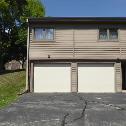 Buy this 2 bed house on 862 Stone Ridge Place in Dubuque, IA 52001