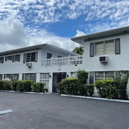 Rent this 1 bed apartment on 2020 Mayo Street in Hollywood, FL 33020