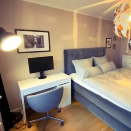 Rent this 3 bed apartment on Staufenstraße 34HH in 60323 Frankfurt, Germany