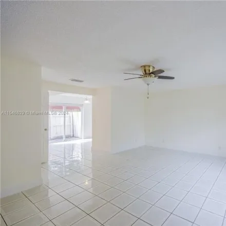 Image 6 - 7952 Kimberly Boulevard, North Lauderdale, FL 33068, USA - Townhouse for sale