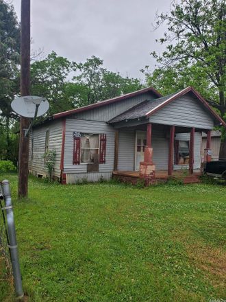 Rent this 2 bed house on Hope in AR, US