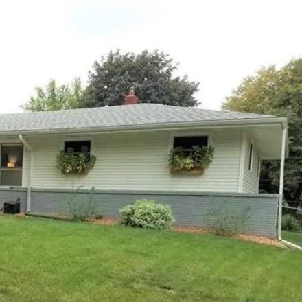 Image 1 - 3531 Chatsworth Street North, Shoreview, MN 55126, USA - House for sale