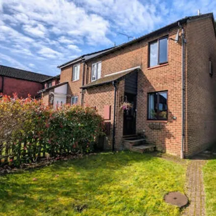 Buy this 2 bed house on Roxburghe Close in Hollywater, GU35 9QZ