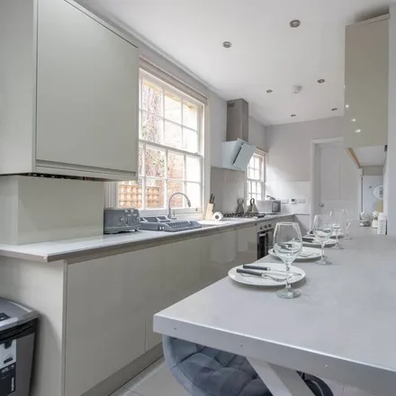 Image 9 - London, NW1 8PG, United Kingdom - House for rent
