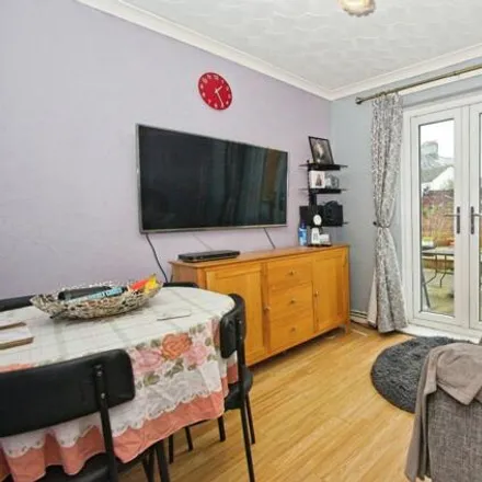 Image 4 - Eleanor Place, Cardiff, CF10 5BE, United Kingdom - House for sale