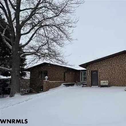 Buy this 3 bed house on 1582 Idlewylde Drive in Scottsbluff, NE 69361