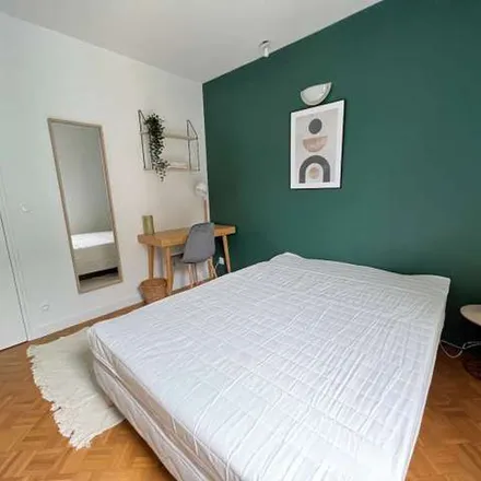 Rent this 3 bed apartment on 15 Rue du Colonel Colonna d'Ornano in 75015 Paris, France