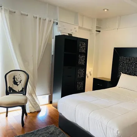 Rent this 2 bed apartment on Preescolar Altagracia Padilla in Calle Arquímedes, Miguel Hidalgo