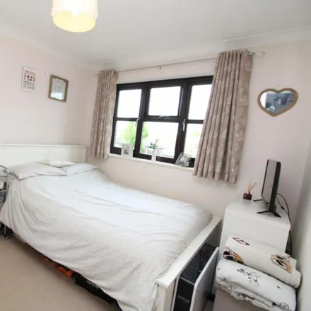 Image 5 - Oakwood Court, Lawn Close, Birchwood Corner, Swanley, BR8 7JX, United Kingdom - Apartment for rent