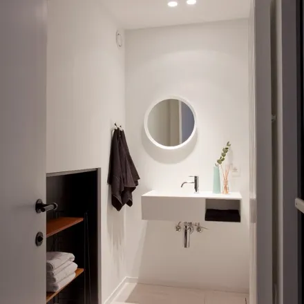 Rent this 3 bed apartment on Ankerstraat 16 in 8620 Nieuwpoort, Belgium