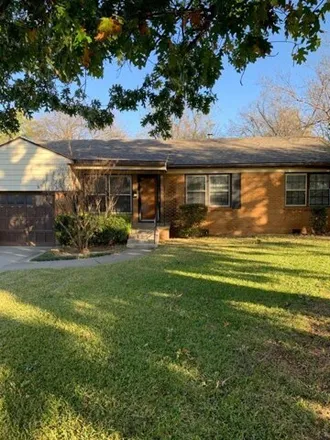 Rent this 3 bed house on 1111 Bedford Drive in Nichols Hills, Oklahoma County