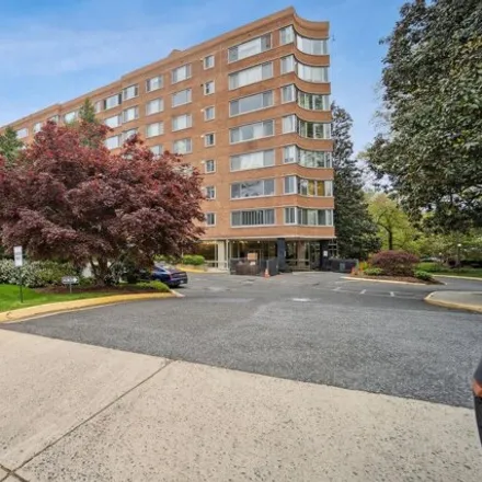 Buy this 2 bed condo on 4200 Cathedral Avenue Northwest in Washington, DC 20016