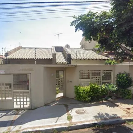 Image 1 - Rua Olavo Bilac, Champagnat, Londrina - PR, 86062-260, Brazil - House for sale