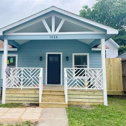 Rent this 2 bed house on 166 Kern Street in Houston, TX 77009