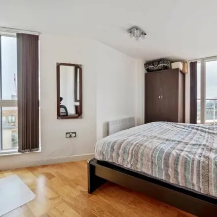 Image 7 - Dovecote House, Canada Street, Canada Water, London, SE16 6RN, United Kingdom - House for sale