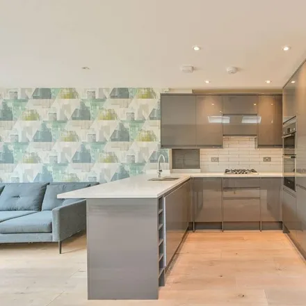 Rent this 2 bed apartment on 20 Leythe Road in London, W3 8AW