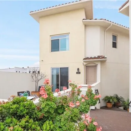 Buy this 4 bed house on Lucio's Mexican Restaurant in Gramercy Avenue, Torrance