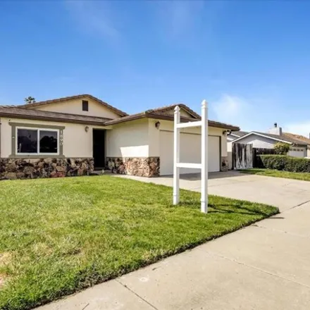 Buy this 3 bed house on 1886 Clearview Drive in Hollister, CA 95023