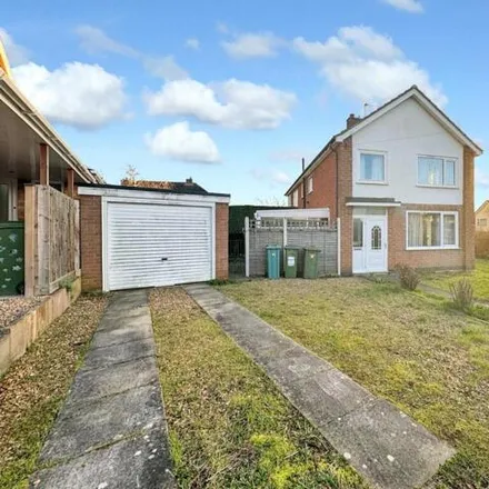 Buy this 3 bed duplex on Farthingdale Close in Cosby, LE9 1UN