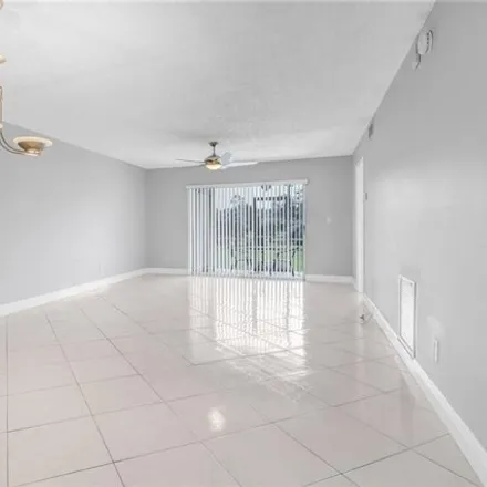 Image 7 - 5643 Rattlesnake Hammock Road, Lely Country Club, Collier County, FL 34113, USA - Condo for sale