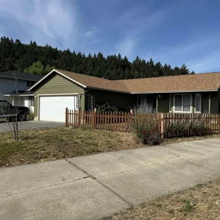 Buy this 3 bed house on 162 SE Wildwood Way in Myrtle Creek, Oregon