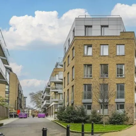 Buy this 2 bed apartment on St Annes Road in Londres, London