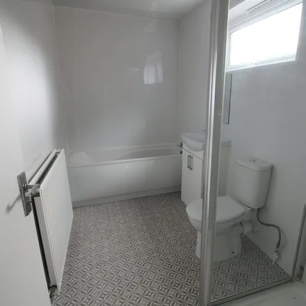 Image 3 - 73 Wilford Crescent West, Nottingham, NG2 2FT, United Kingdom - Townhouse for rent