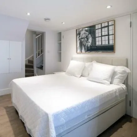 Rent this studio apartment on Costcutter in Lithos Road, London